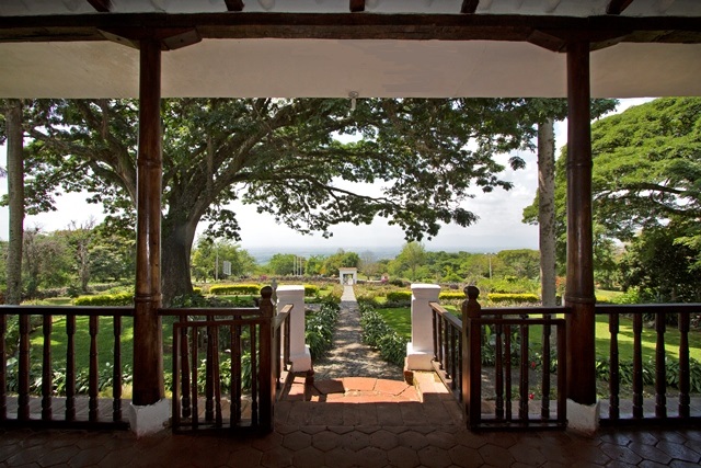 110684-foto desde el interior de la hacienda hacia el valle.jpg